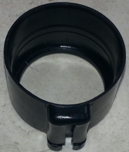 Halterung, Ring aus Kunststoff schwarz auf Teleskopstange mit Fernbediehnungshalterung